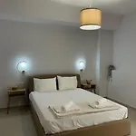 Dahlia Apartment *